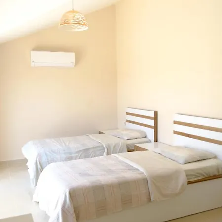 Bluehomes 4 Bedroom Dublex Apartament